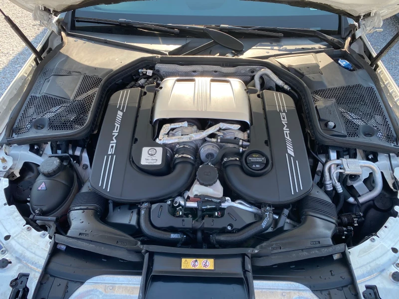 Mercedes-Benz C 63 AMG FACELIFT ОБСЛУЖЕН РЕАЛНИ КМ, снимка 15 - Автомобили и джипове - 51353881