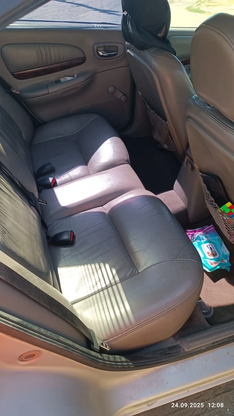 Chrysler Neon 2.0 Газ, снимка 6 - Автомобили и джипове - 52283867