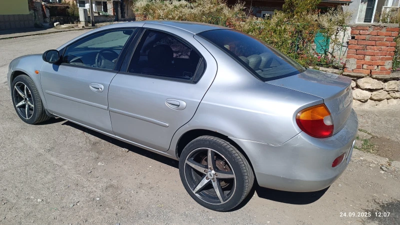 Chrysler Neon 2.0 Газ, снимка 4 - Автомобили и джипове - 52283867