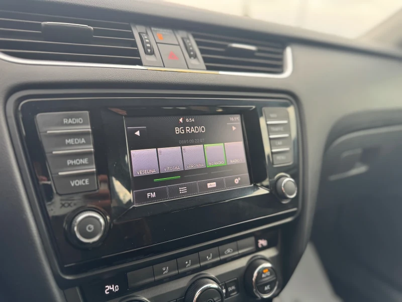 Skoda Octavia 1.6 * 2014г* , снимка 13 - Автомобили и джипове - 52006104