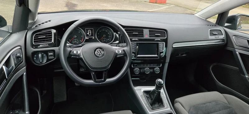 VW Golf 88 хил.км 1.6TDI, снимка 10 - Автомобили и джипове - 52518729