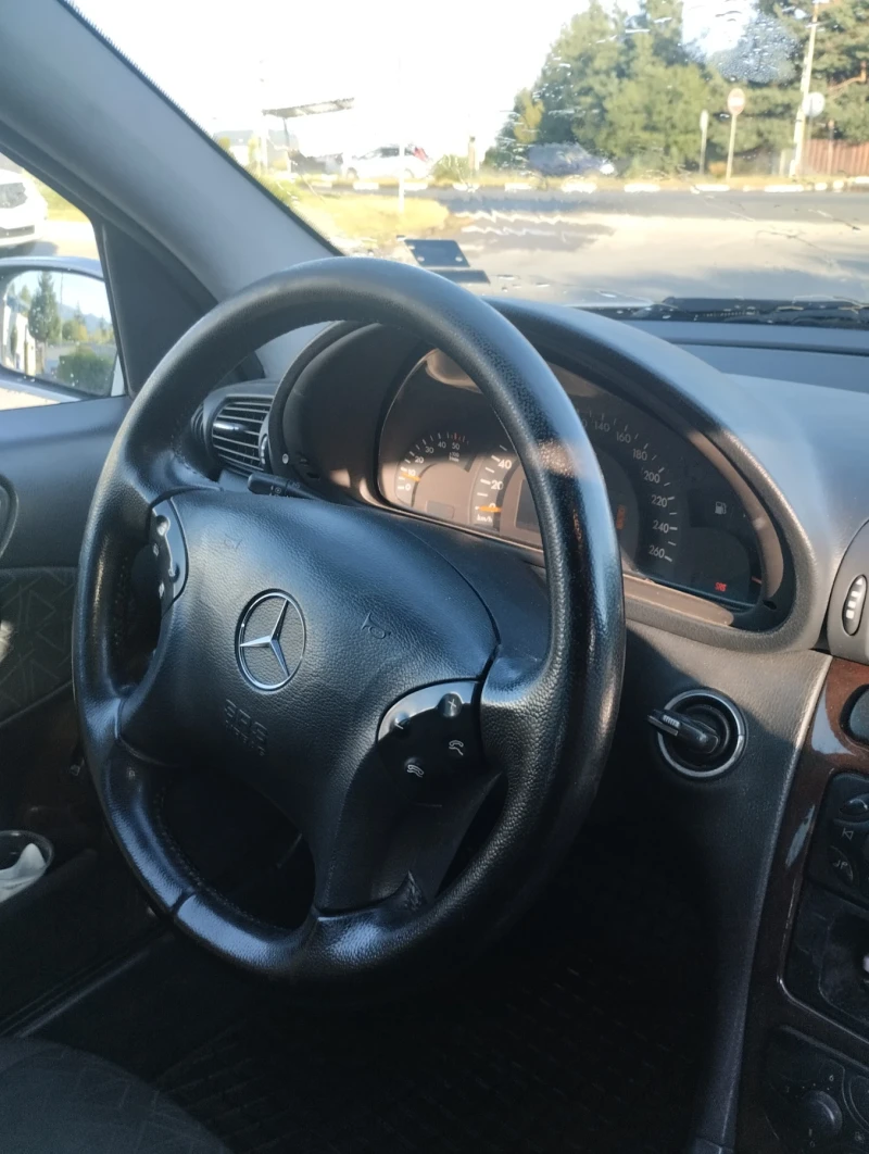 Mercedes-Benz C 220 C220, снимка 2 - Автомобили и джипове - 52674323