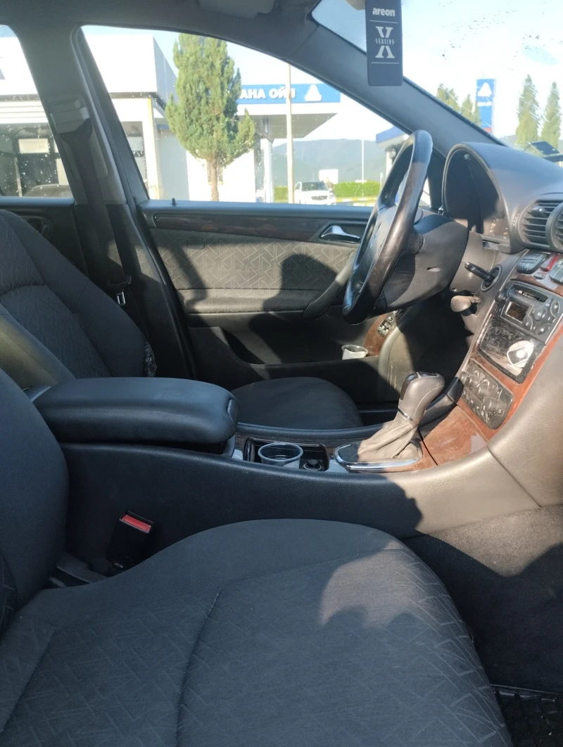 Mercedes-Benz C 220 C220, снимка 4 - Автомобили и джипове - 52674323