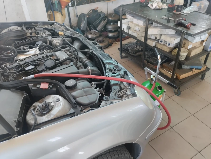 Mercedes-Benz C 220 C220, снимка 10 - Автомобили и джипове - 52674323