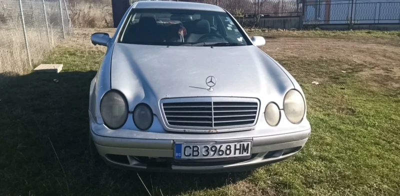 Mercedes-Benz CLK, снимка 4 - Автомобили и джипове - 52751363