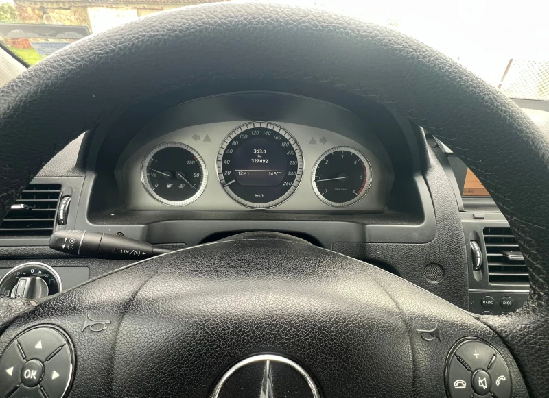 Mercedes-Benz C 220 2.2, снимка 2 - Автомобили и джипове - 52809376