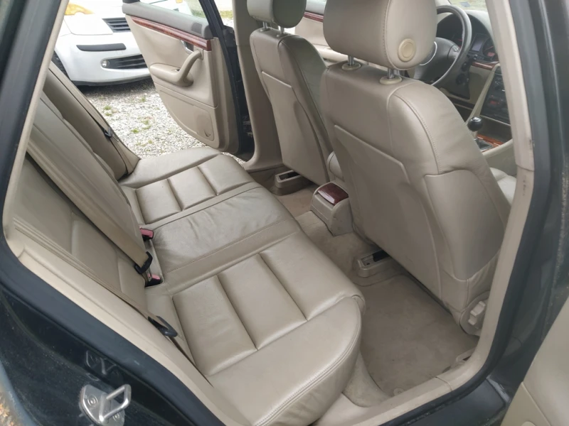 Audi A4 2, 5 Quattro, снимка 12 - Автомобили и джипове - 53202562