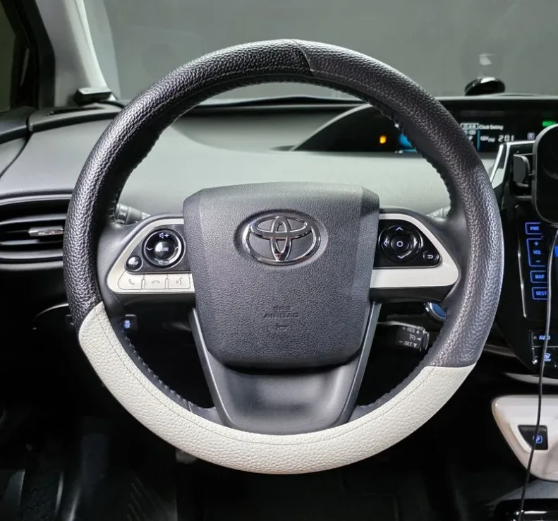 Toyota Prius 1.8 Hybrid! Екзекютив!, снимка 8 - Автомобили и джипове - 54820292