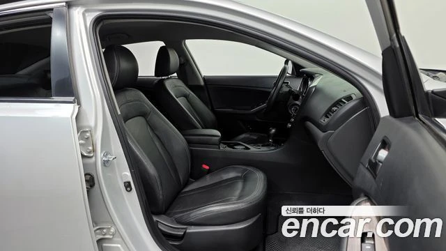 Kia K5, снимка 11 - Автомобили и джипове - 56089271