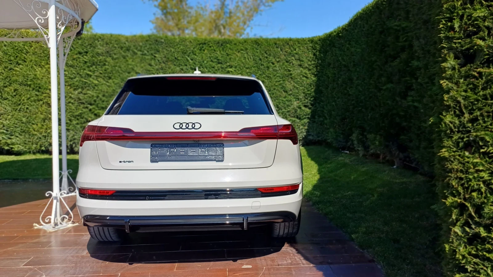 Audi E-Tron Quatro/S line/Matrix/Pano/kam - изображение 5