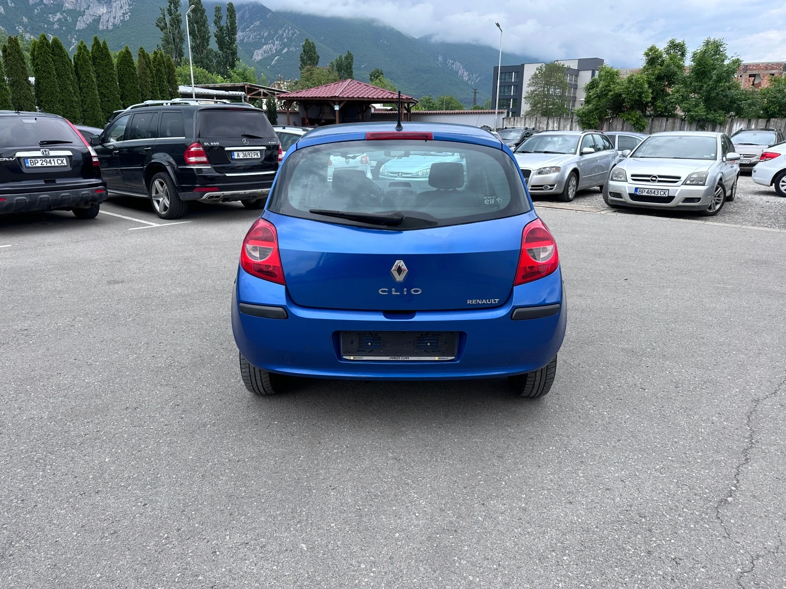 Renault Clio 1.2i - КЛИМАТИК - изображение 6