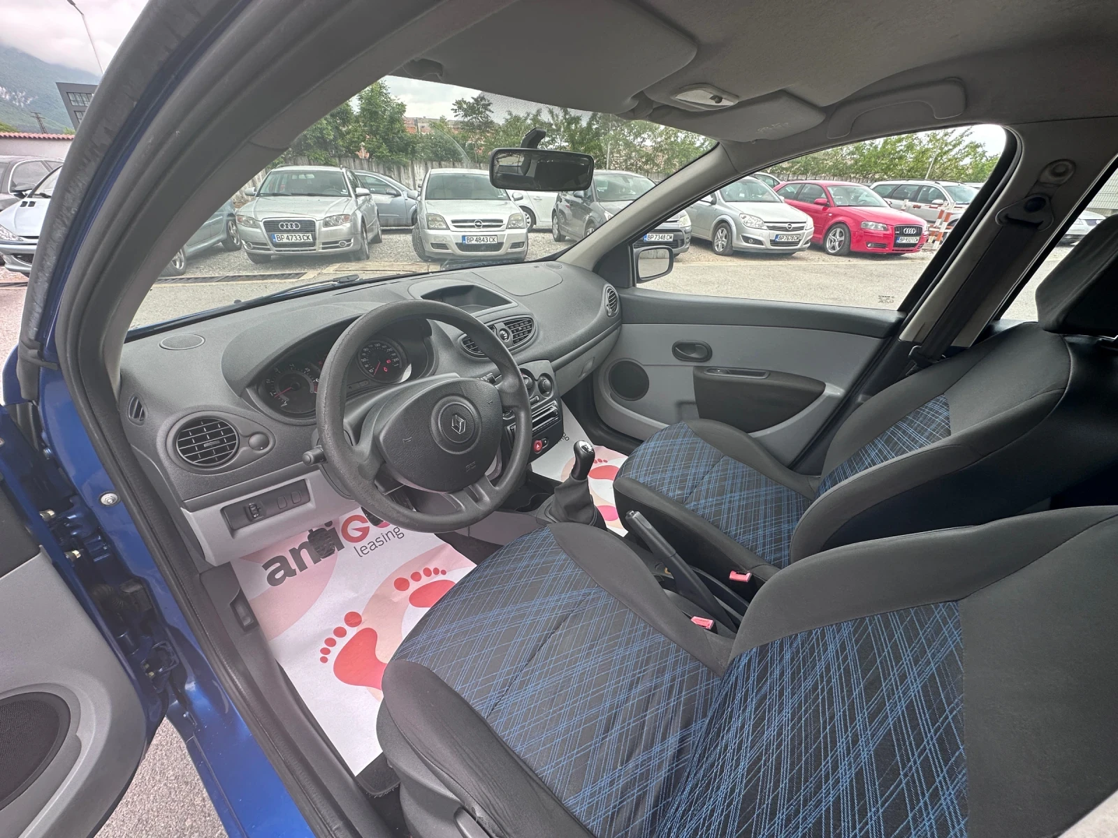 Renault Clio 1.2i - КЛИМАТИК - изображение 9
