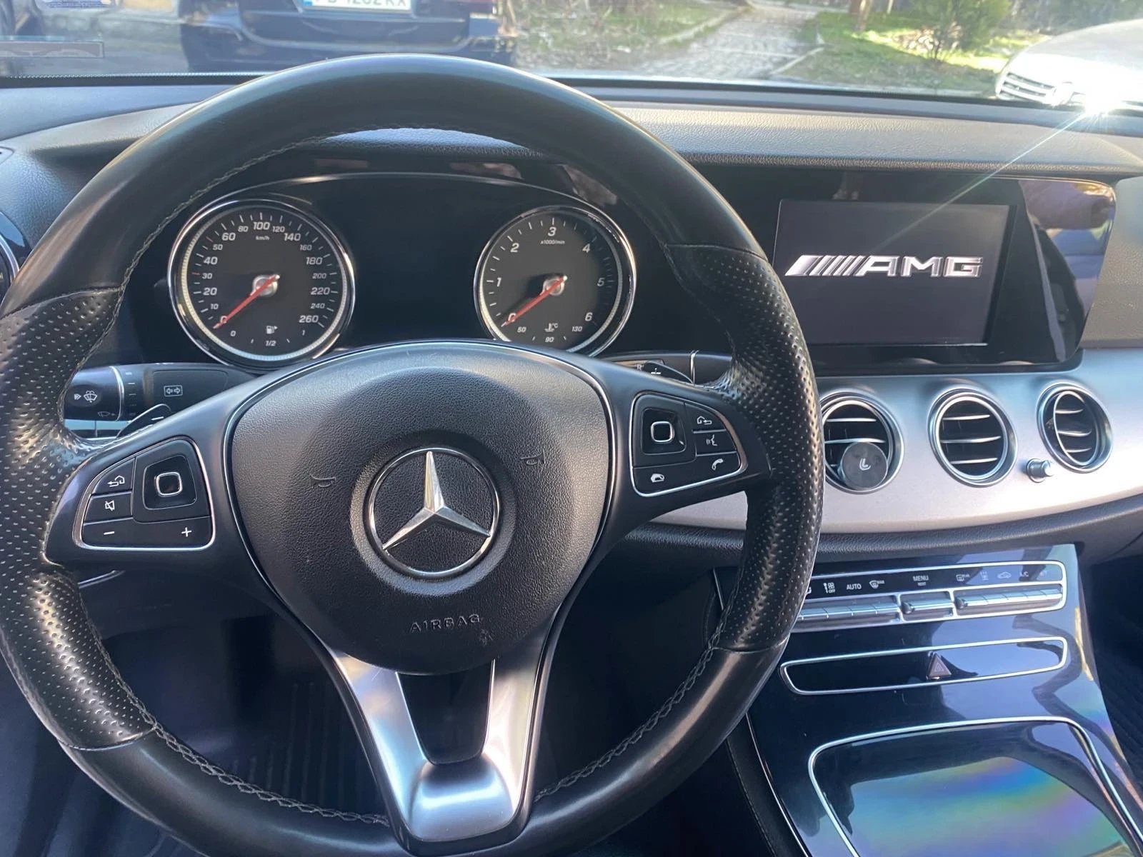 Mercedes-Benz E 200  - изображение 4