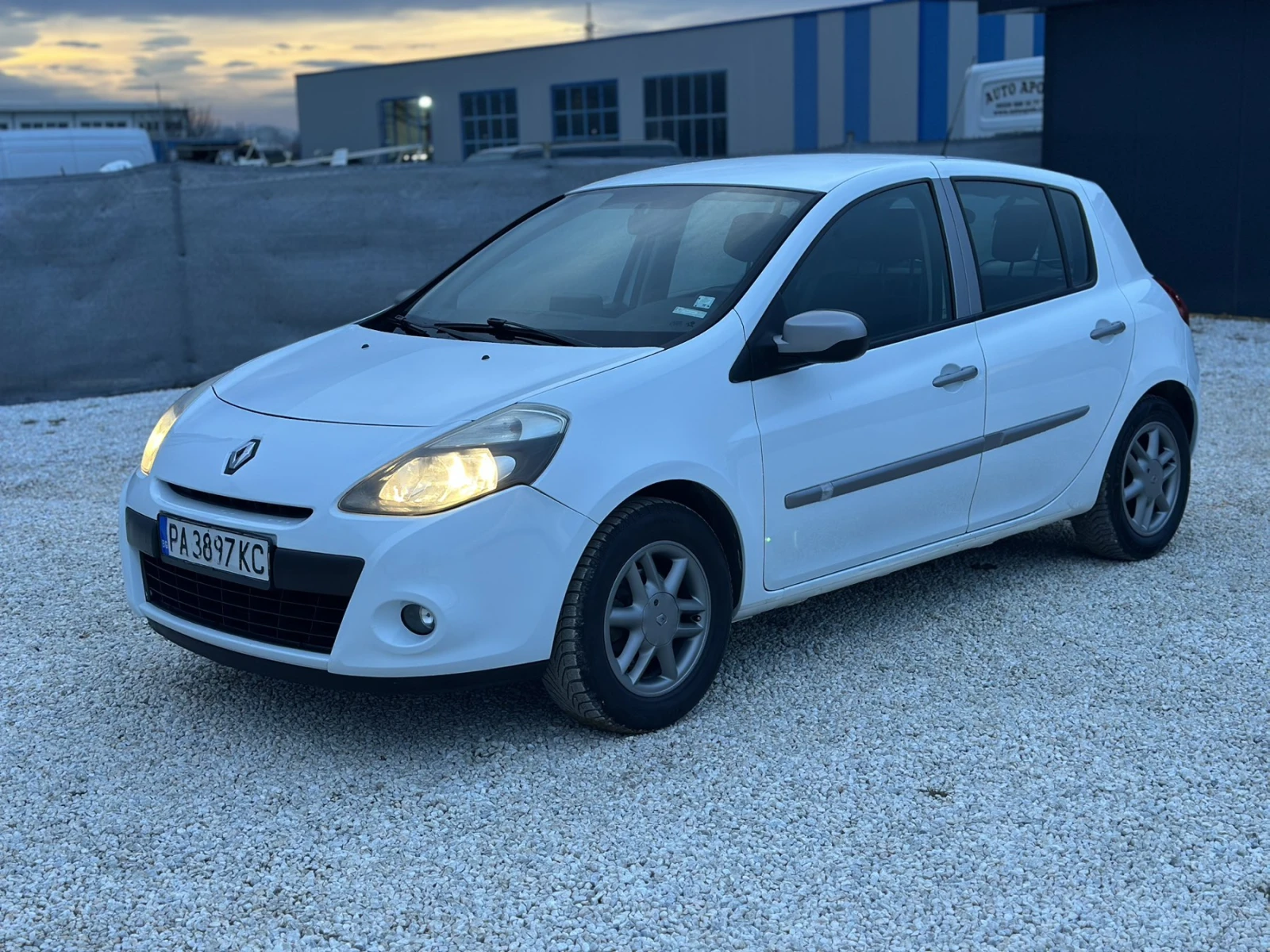 Renault Clio ��� | FACELIFT | ��������� | ������������ | Mobile.bg � ����������� 1