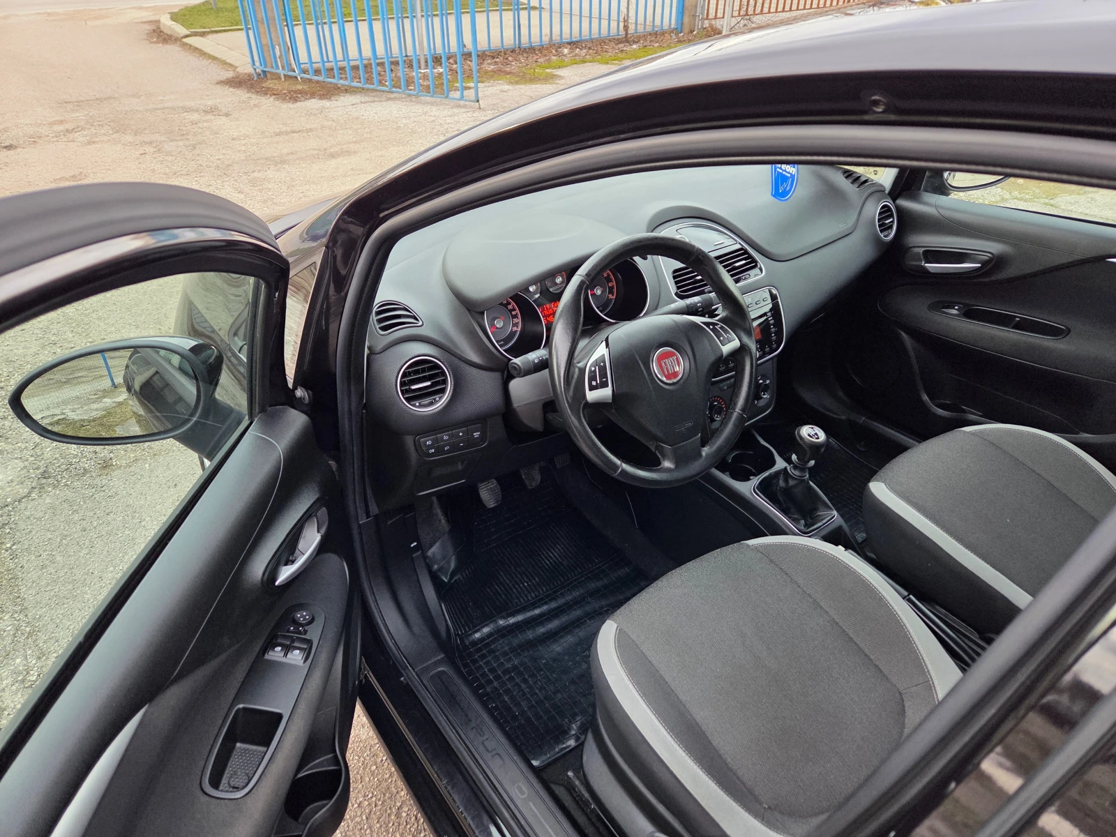 Fiat Punto EVO Comfort 1.2i 8V-70Hp E5 Start Stop Ser.History | Mobile.bg � ����������� 8