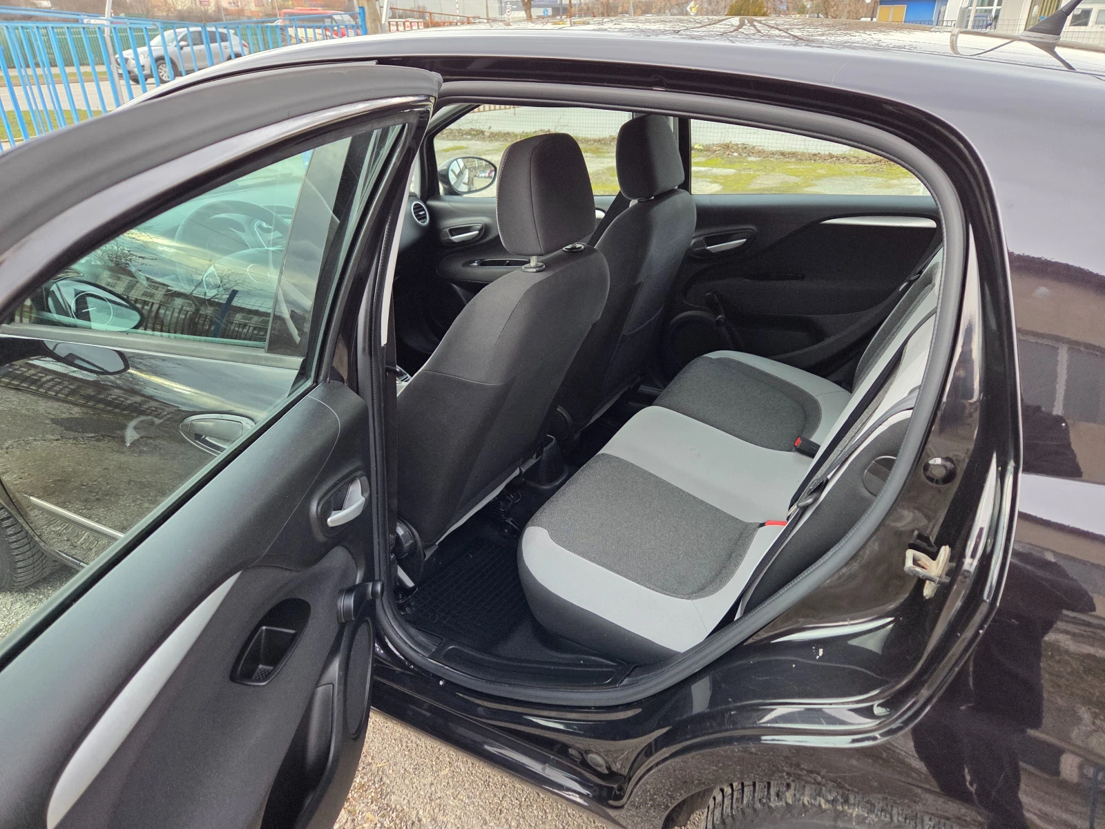 Fiat Punto III Comfort line 1.2i 8V-70Hp Euro5  | Mobile.bg � ����������� 10