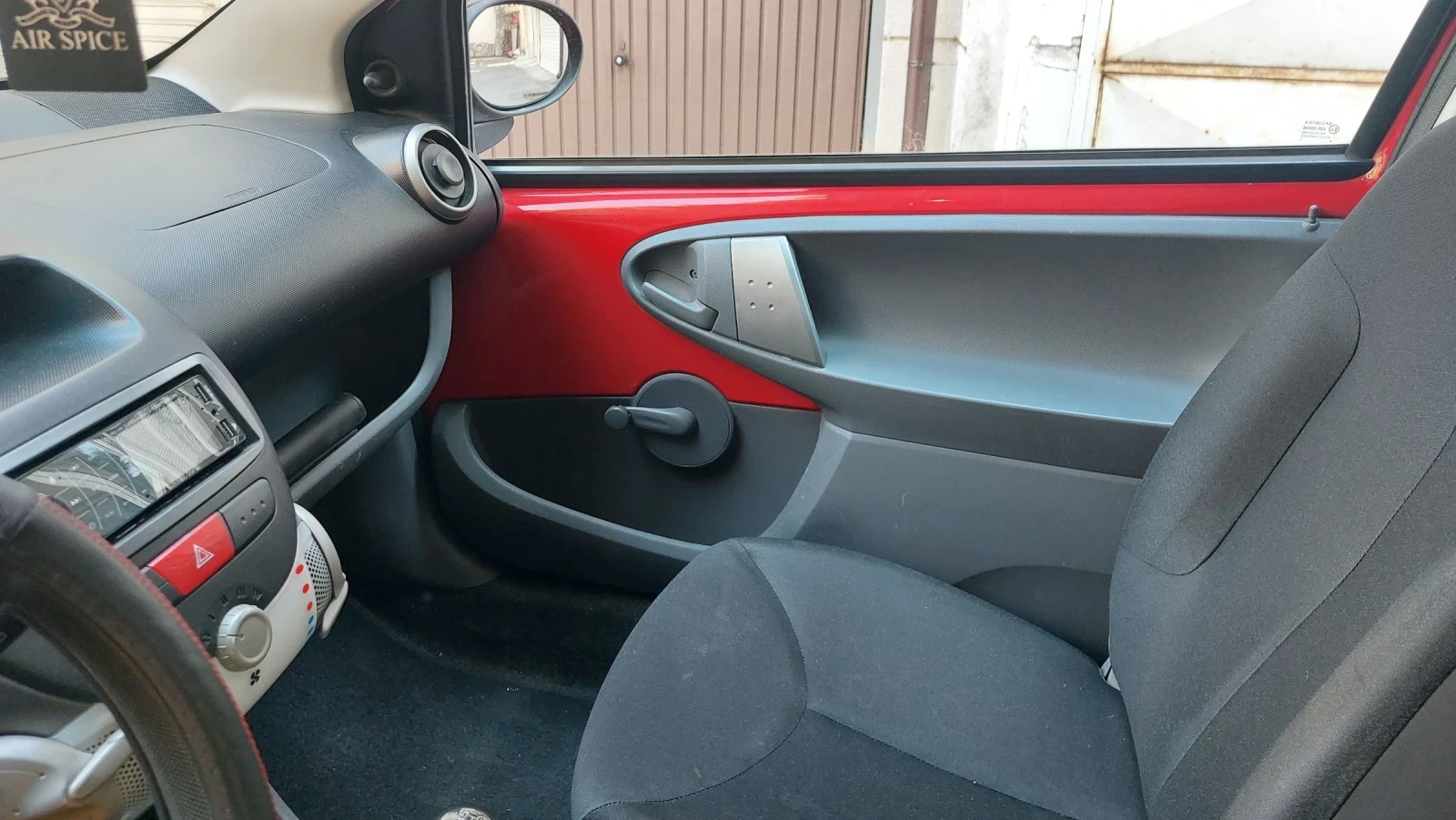 Toyota Aygo, снимка 6 - Автомобили и джипове - 54094980