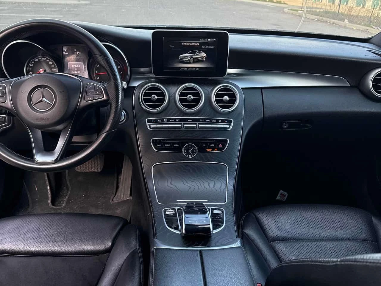 Mercedes-Benz C 300 4MATIC * AMG PACK* ПОДГРЕВИ* ПАНОРАМА* КАМЕРА* , снимка 9 - Автомобили и джипове - 54599375