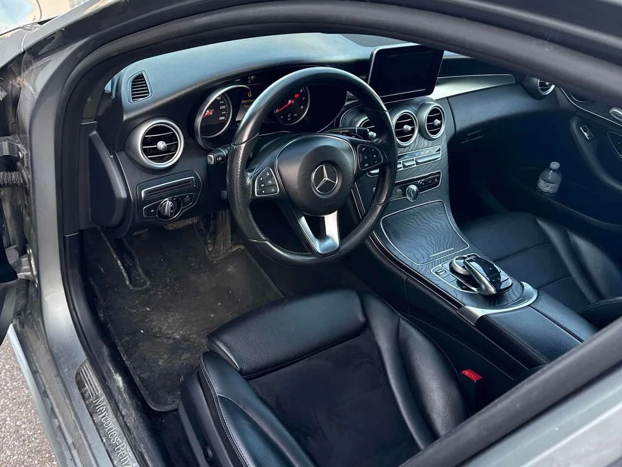 Mercedes-Benz C 300 4MATIC * AMG PACK* ПОДГРЕВИ* ПАНОРАМА* КАМЕРА* , снимка 7 - Автомобили и джипове - 54599375