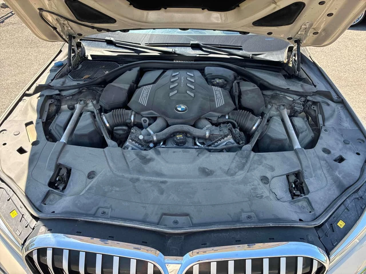 BMW 750 * ДИСТРОНИК* 360КАМЕРА* ПАНОРАМА* ОБДУХВАНЕ* , снимка 7 - Автомобили и джипове - 54849922