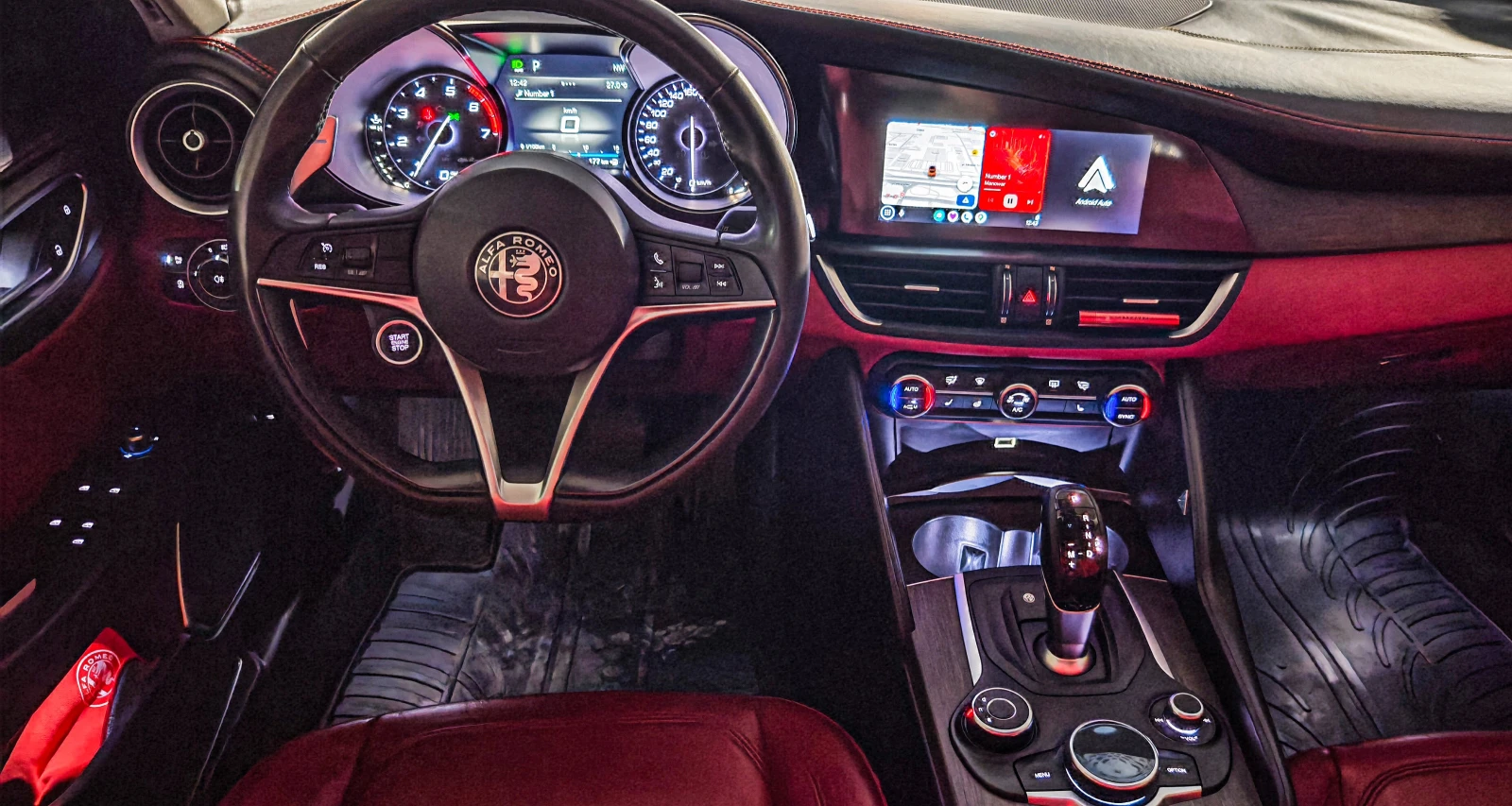 Alfa Romeo Giulia Q2 Ti Sport Active Suspension Performance Package, снимка 15 - Автомобили и джипове - 54978524