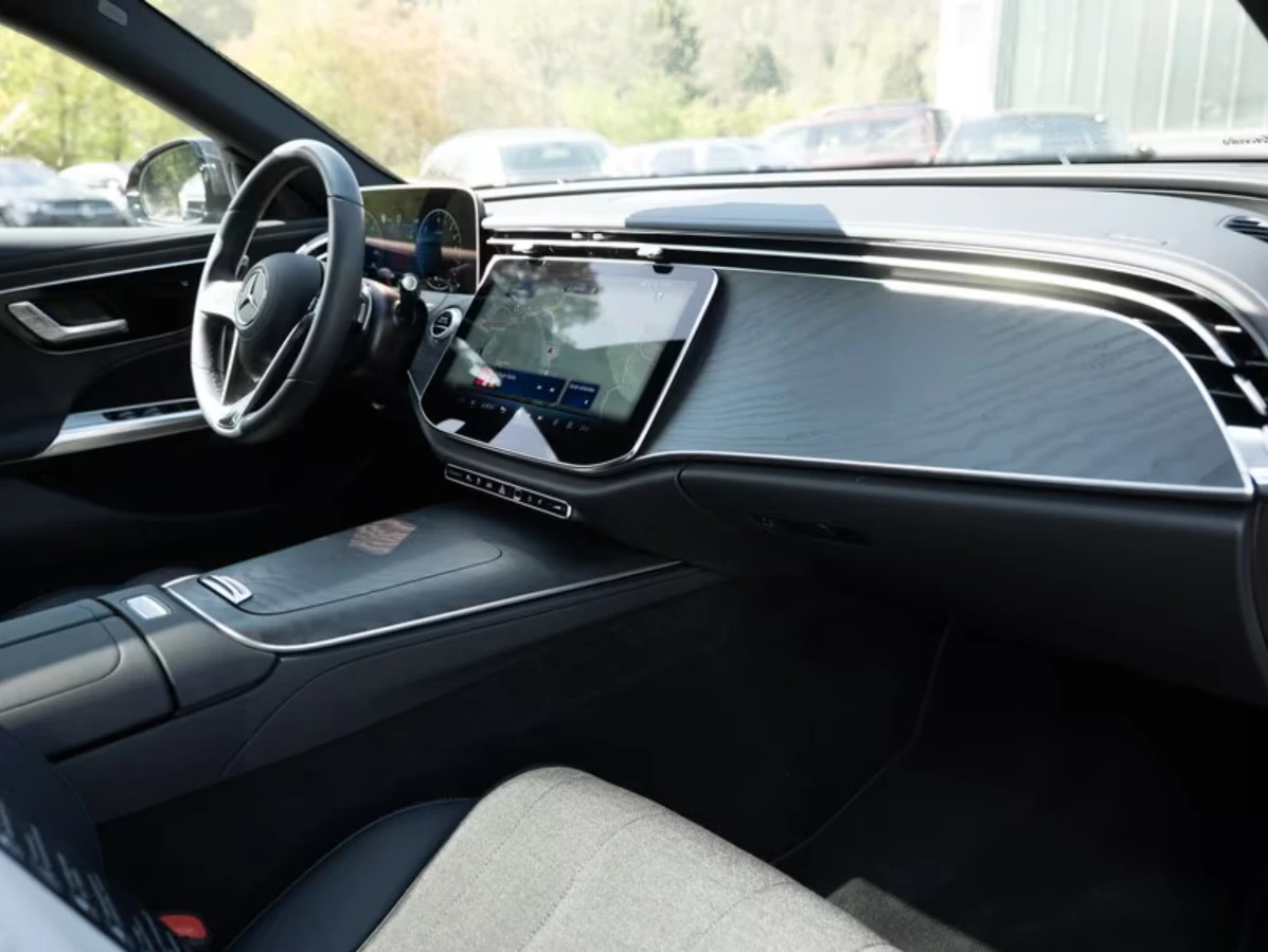 Mercedes-Benz E 300 de* T-Modell* Avantgarde* 360Camera* LED* Pano, снимка 3 - Автомобили и джипове - 55295705