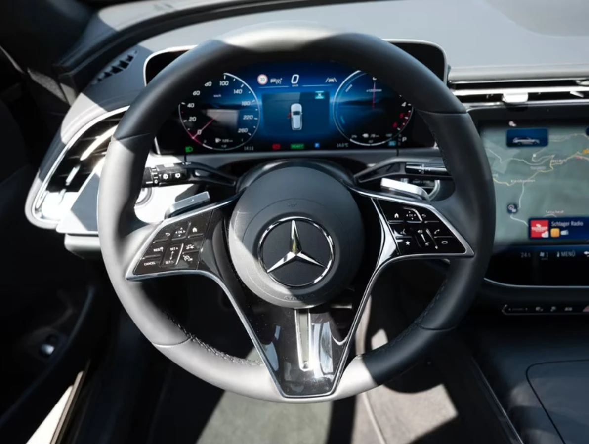 Mercedes-Benz E 300 de* T-Modell* Avantgarde* 360Camera* LED* Pano, снимка 5 - Автомобили и джипове - 55295705