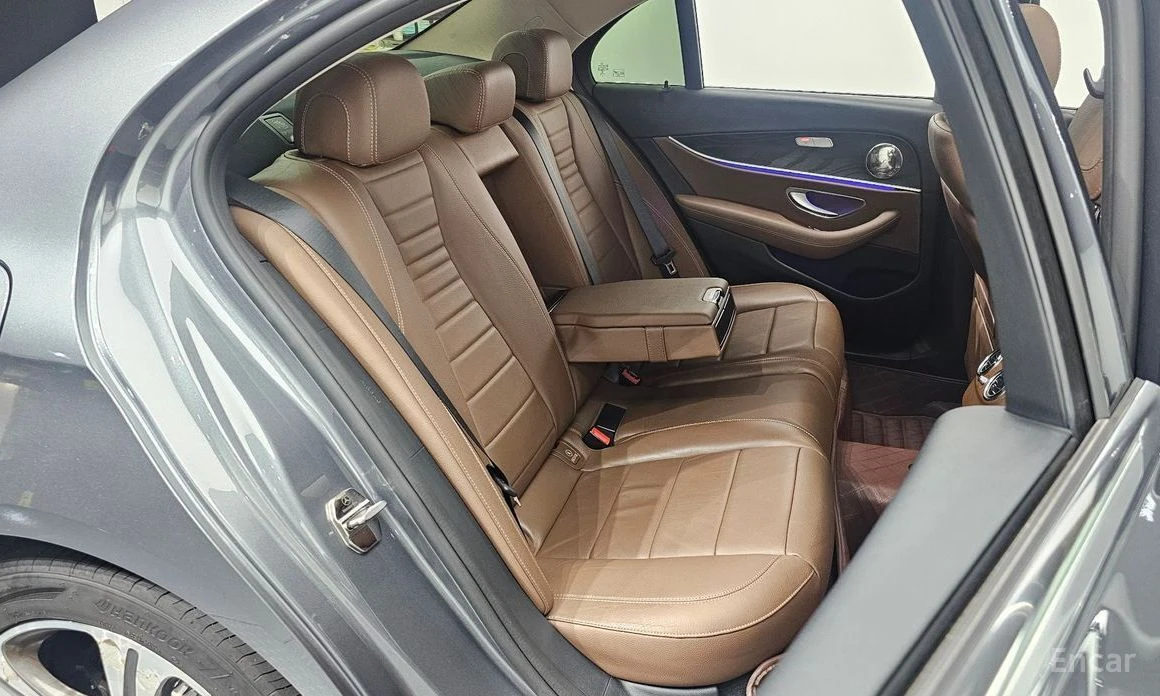 Mercedes-Benz E 300, снимка 11 - Автомобили и джипове - 55358865