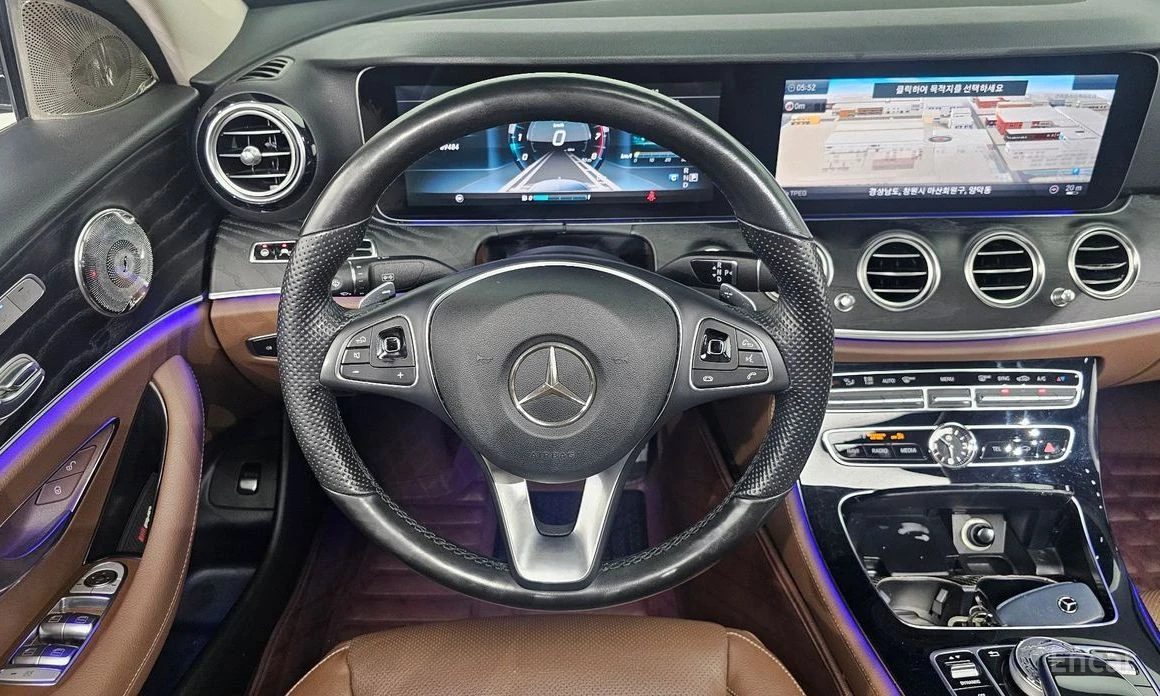 Mercedes-Benz E 300, снимка 13 - Автомобили и джипове - 55358865