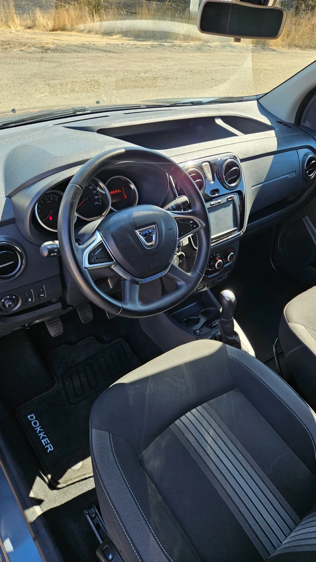Dacia Dokker 1.6 SCe / фабрична Газ , снимка 7 - Автомобили и джипове - 56011509