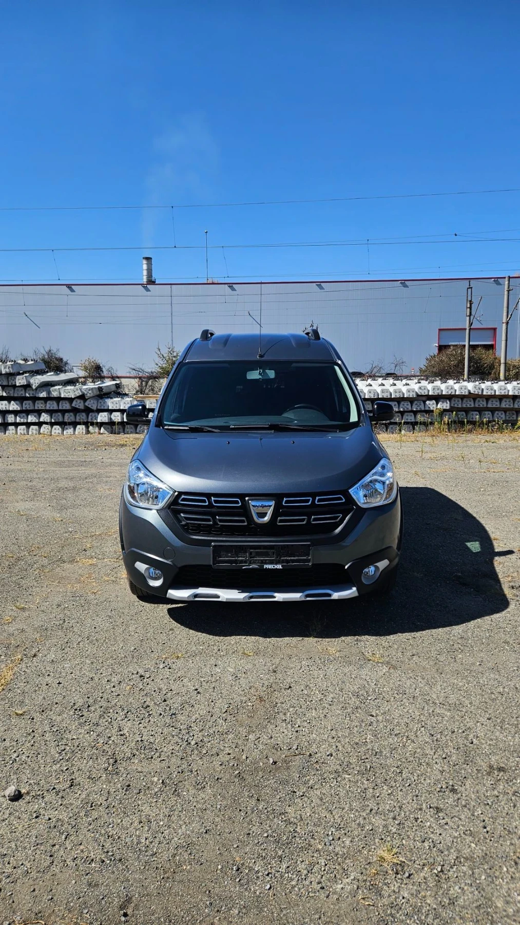 Dacia Dokker 1.6 SCe / фабрична Газ , снимка 2 - Автомобили и джипове - 56011509
