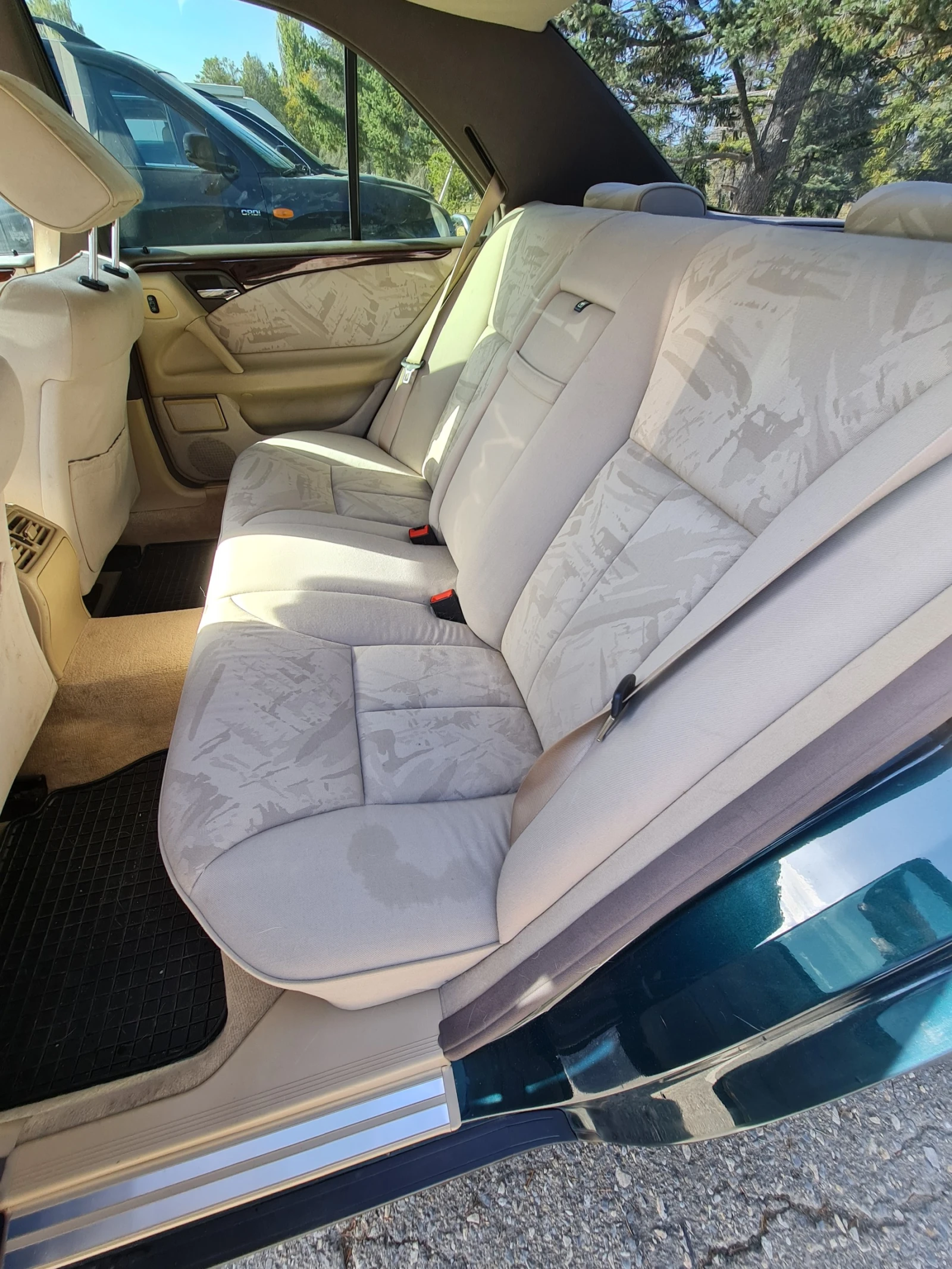 Mercedes-Benz E 320 ГАЗ, снимка 12 - Автомобили и джипове - 56617993
