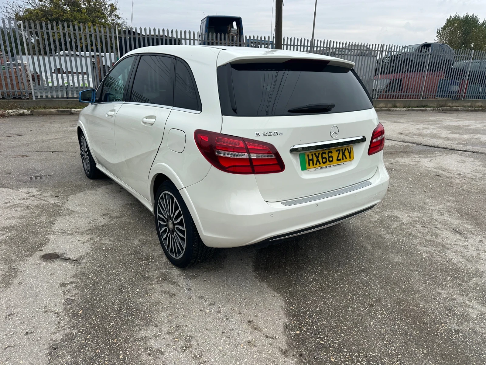 Mercedes-Benz B 250 Електрическа, снимка 4 - Автомобили и джипове - 56736064