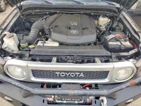 Toyota Fj cruiser 4.0* BASE* 4X4* РЕАЛНИ КМ! , снимка 12