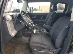 Toyota Fj cruiser 4.0* BASE* 4X4* РЕАЛНИ КМ! , снимка 8