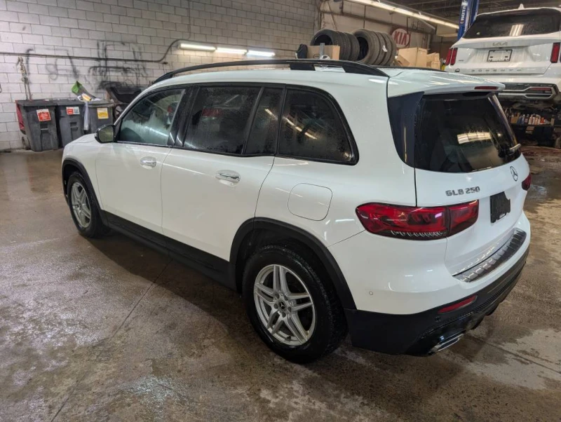 Mercedes-Benz GLB 250 4MATIC SUV* CARFAX* КОМПЛЕКТ ГУМИ С ДЖАНТИ, снимка 4 - Автомобили и джипове - 53342039