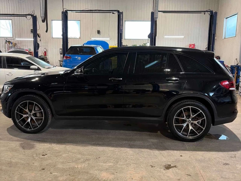 Mercedes-Benz GLC 300 * CARFAX * BURMESTER* ПОДГРЕВИ , снимка 3 - Автомобили и джипове - 53528217