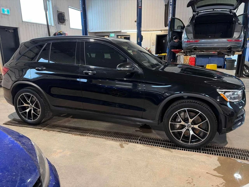 Mercedes-Benz GLC 300 * CARFAX * BURMESTER* ПОДГРЕВИ , снимка 4 - Автомобили и джипове - 53528217