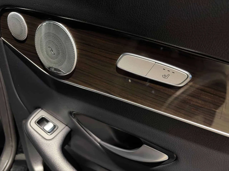 Mercedes-Benz GLC 300 * CARFAX * BURMESTER* ПОДГРЕВИ , снимка 14 - Автомобили и джипове - 53528217