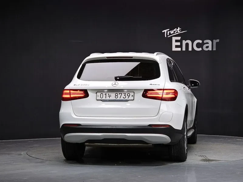 Mercedes-Benz GLC 350 E 4Matic, снимка 4 - Автомобили и джипове - 55799664