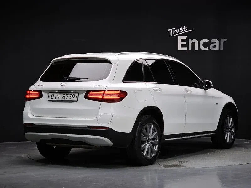 Mercedes-Benz GLC 350 E 4Matic, снимка 2 - Автомобили и джипове - 55799664