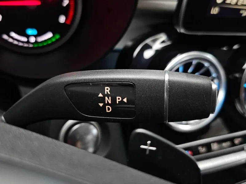 Mercedes-Benz GLC 350 E 4Matic, снимка 9 - Автомобили и джипове - 55799664