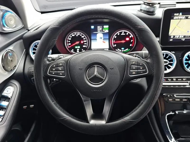 Mercedes-Benz GLC 350 E 4Matic, снимка 12 - Автомобили и джипове - 55799664