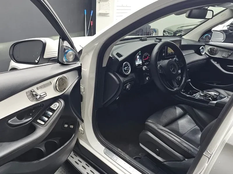 Mercedes-Benz GLC 350 E 4Matic, снимка 10 - Автомобили и джипове - 55799664