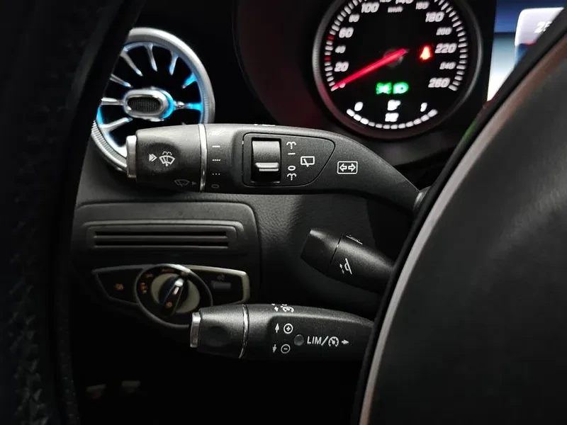 Mercedes-Benz GLC 350 E 4Matic, снимка 16 - Автомобили и джипове - 55799664