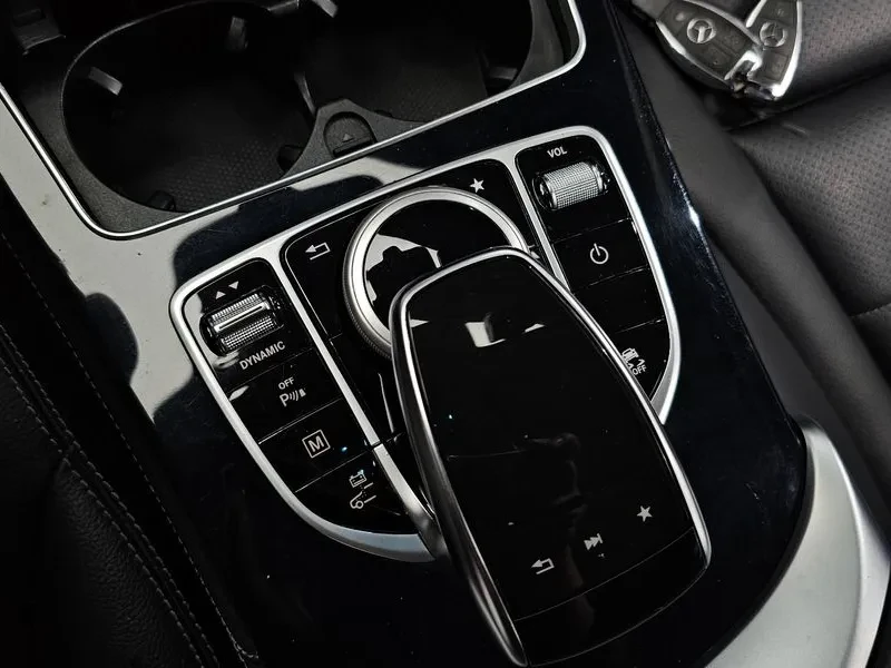 Mercedes-Benz GLC 350 E 4Matic, снимка 17 - Автомобили и джипове - 55799664