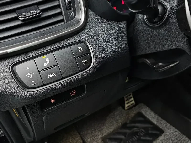Kia Sorento 2.2 Master, снимка 15 - Автомобили и джипове - 56503948