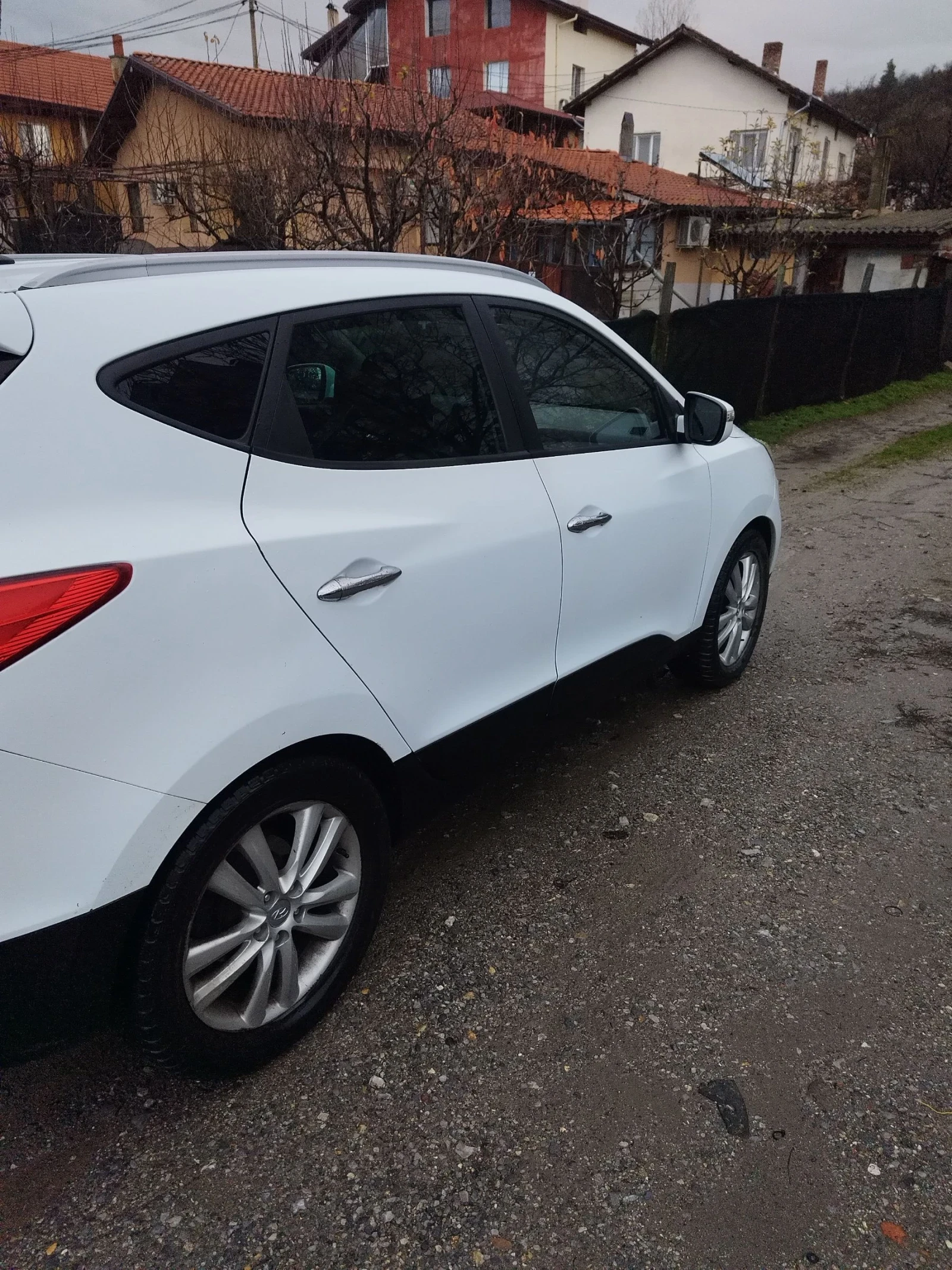 Hyundai IX35 2.0D - изображение 2