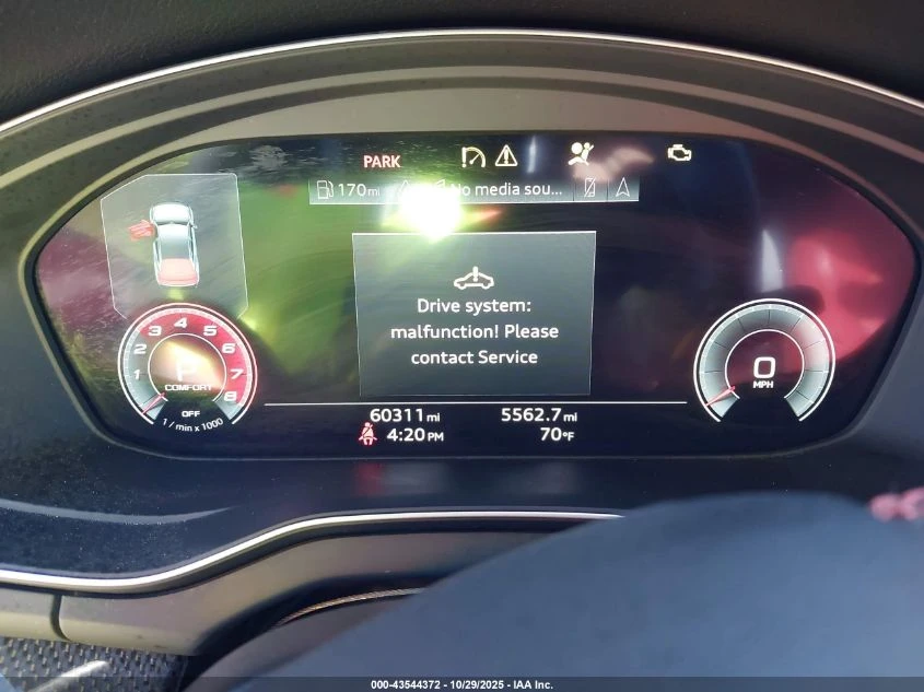 Audi SQ5 PremiumPlus* Nardo Gray* Червен салон* Крайна цена - изображение 10