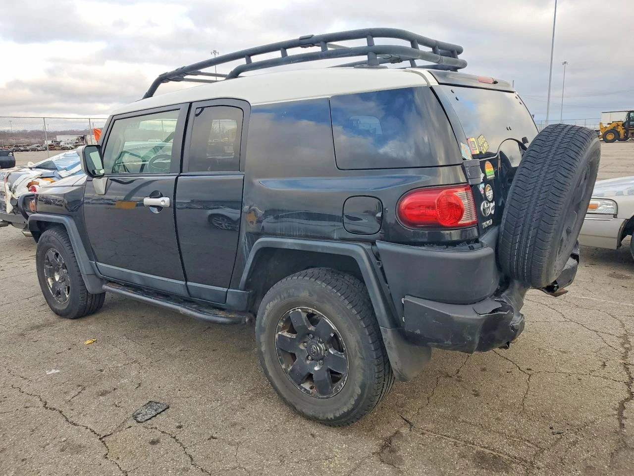 Toyota Fj cruiser 4.0* BASE* 4X4* РЕАЛНИ КМ! , снимка 3 - Автомобили и джипове - 54159386